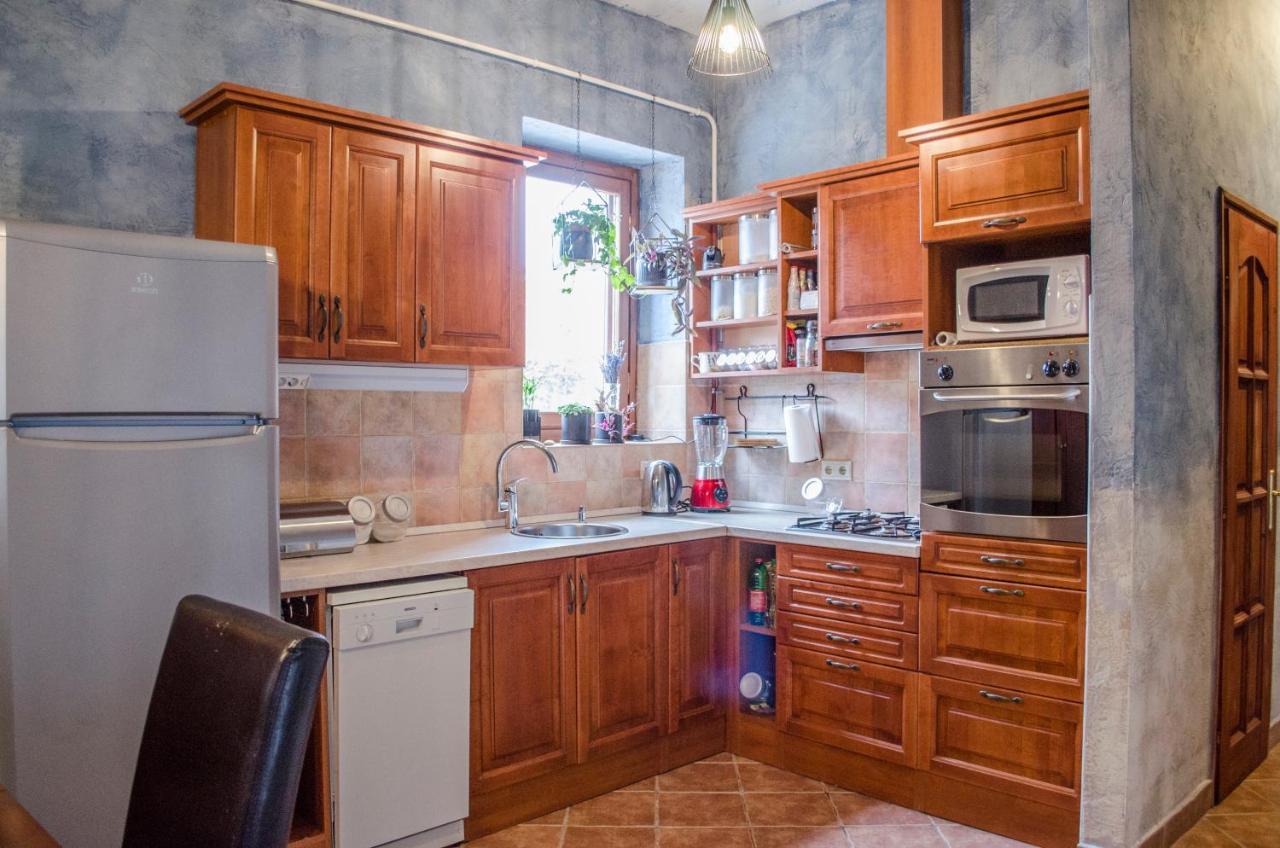Kohaz Apartman Appartement Veszprém Buitenkant foto